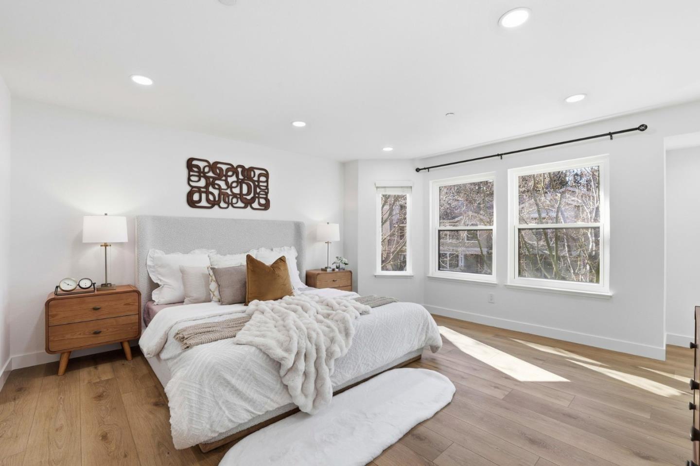 Detail Gallery Image 17 of 33 For 982 La Mesa Ter #E,  Sunnyvale,  CA 94086 - 3 Beds | 2/1 Baths