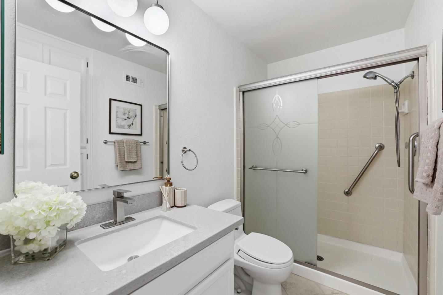 Detail Gallery Image 27 of 33 For 982 La Mesa Ter #E,  Sunnyvale,  CA 94086 - 3 Beds | 2/1 Baths