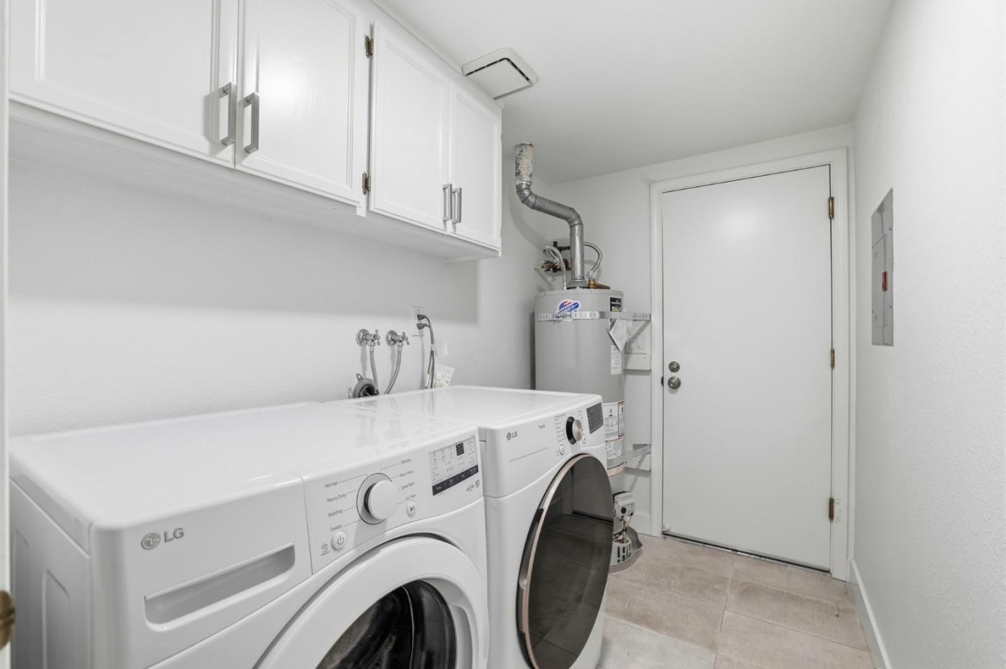 Detail Gallery Image 30 of 33 For 982 La Mesa Ter #E,  Sunnyvale,  CA 94086 - 3 Beds | 2/1 Baths