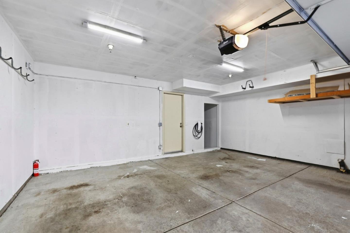 Detail Gallery Image 31 of 33 For 982 La Mesa Ter #E,  Sunnyvale,  CA 94086 - 3 Beds | 2/1 Baths