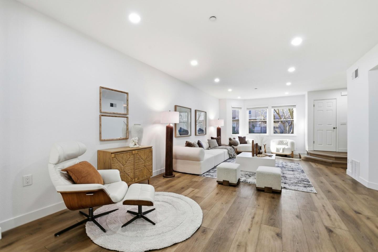 Detail Gallery Image 7 of 33 For 982 La Mesa Ter #E,  Sunnyvale,  CA 94086 - 3 Beds | 2/1 Baths