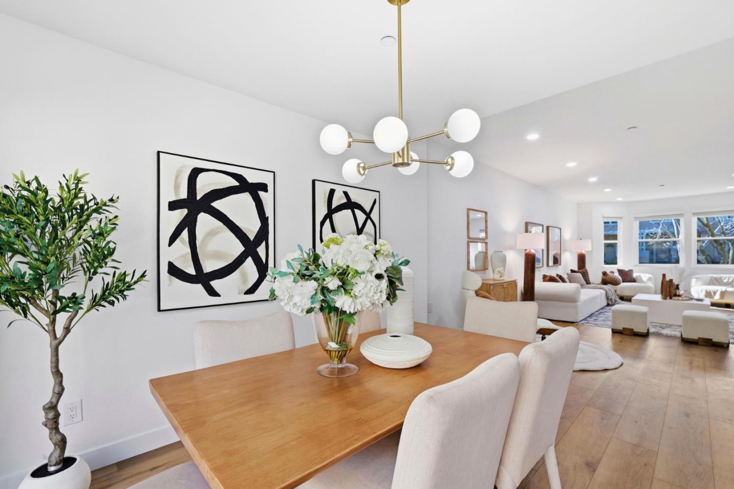 Detail Gallery Image 9 of 33 For 982 La Mesa Ter #E,  Sunnyvale,  CA 94086 - 3 Beds | 2/1 Baths