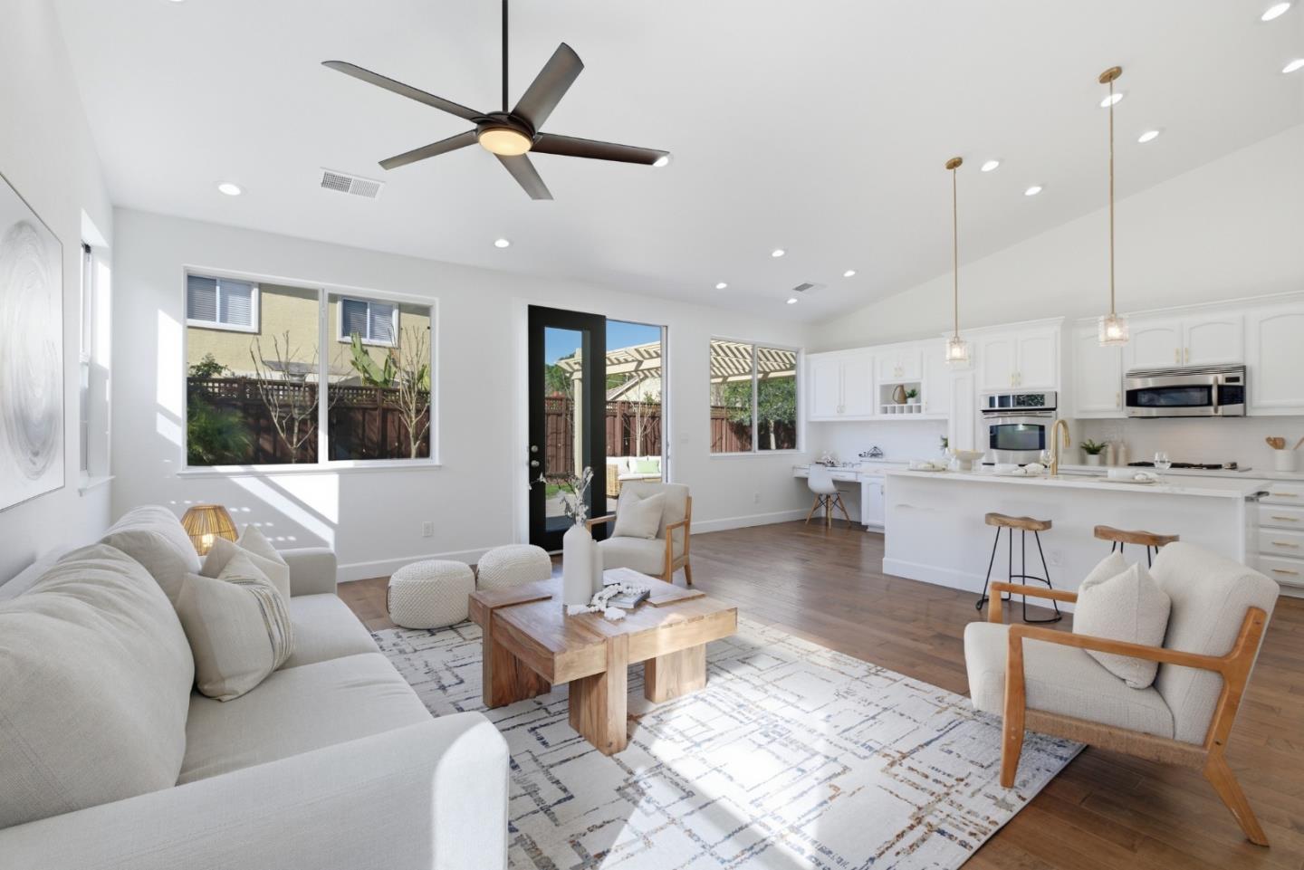 Detail Gallery Image 14 of 48 For 381 Bryce Dr, Morgan Hill,  CA 95037 - 4 Beds | 2 Baths