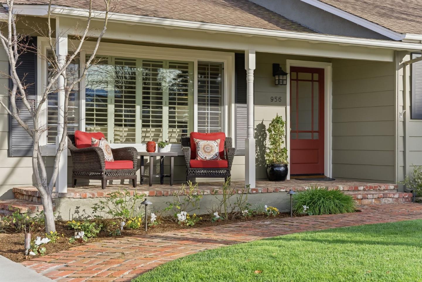 Detail Gallery Image 6 of 57 For 956 Norin Ct, Campbell,  CA 95008 - 4 Beds | 2/1 Baths