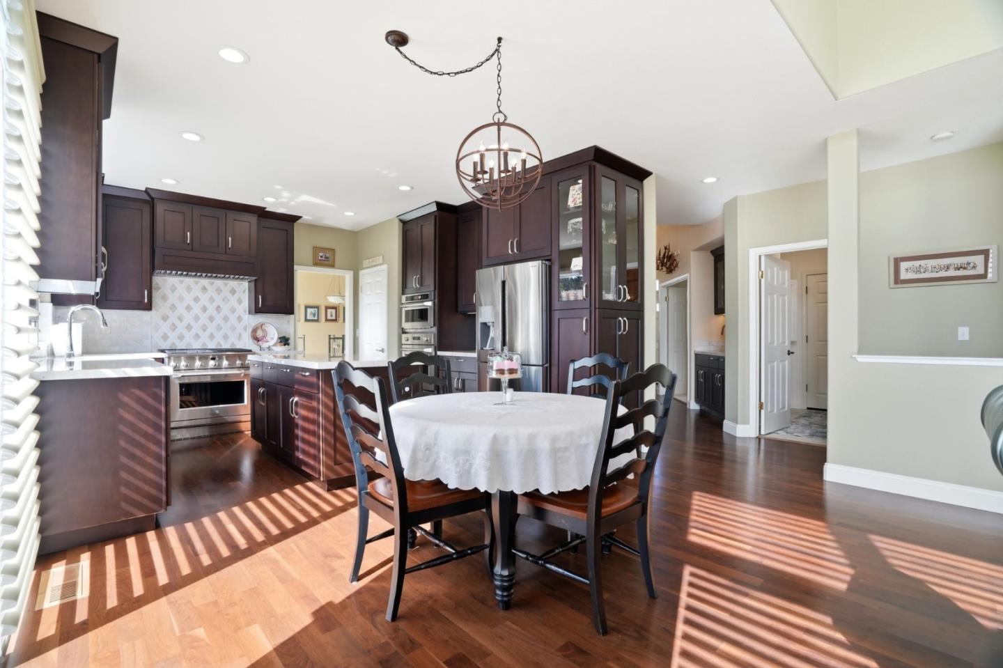 Detail Gallery Image 17 of 44 For 1404 Casablanca Cir, Gilroy,  CA 95020 - 4 Beds | 3 Baths