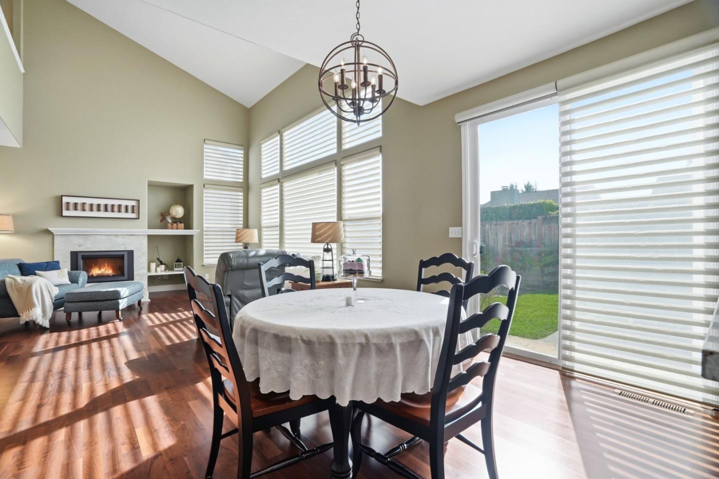 Detail Gallery Image 18 of 44 For 1404 Casablanca Cir, Gilroy,  CA 95020 - 4 Beds | 3 Baths