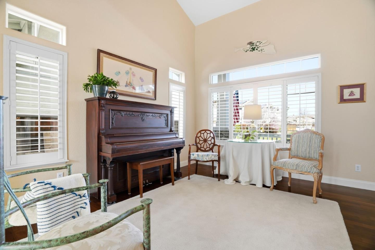 Detail Gallery Image 7 of 44 For 1404 Casablanca Cir, Gilroy,  CA 95020 - 4 Beds | 3 Baths