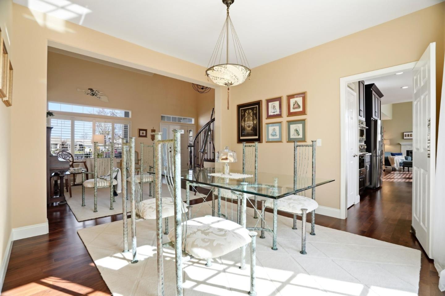 Detail Gallery Image 8 of 44 For 1404 Casablanca Cir, Gilroy,  CA 95020 - 4 Beds | 3 Baths