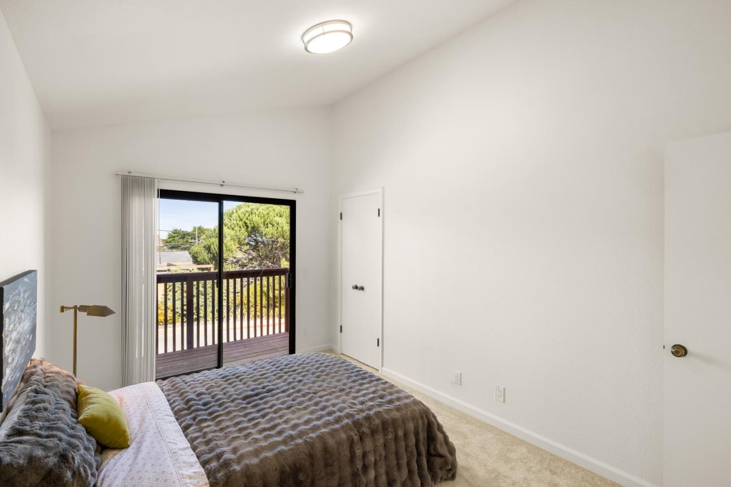 Detail Gallery Image 17 of 40 For 1201 Hoffman Ave, Monterey,  CA 93940 - 3 Beds | 2 Baths