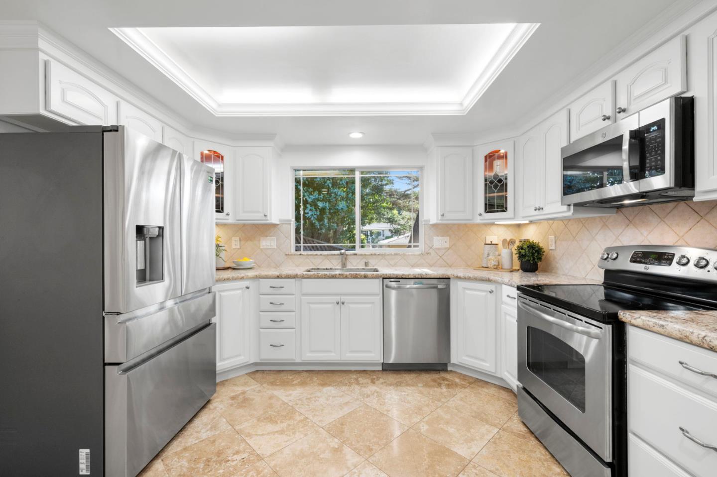 Detail Gallery Image 18 of 78 For 2056 Fairmont Dr, San Mateo,  CA 94402 - 6 Beds | 4 Baths