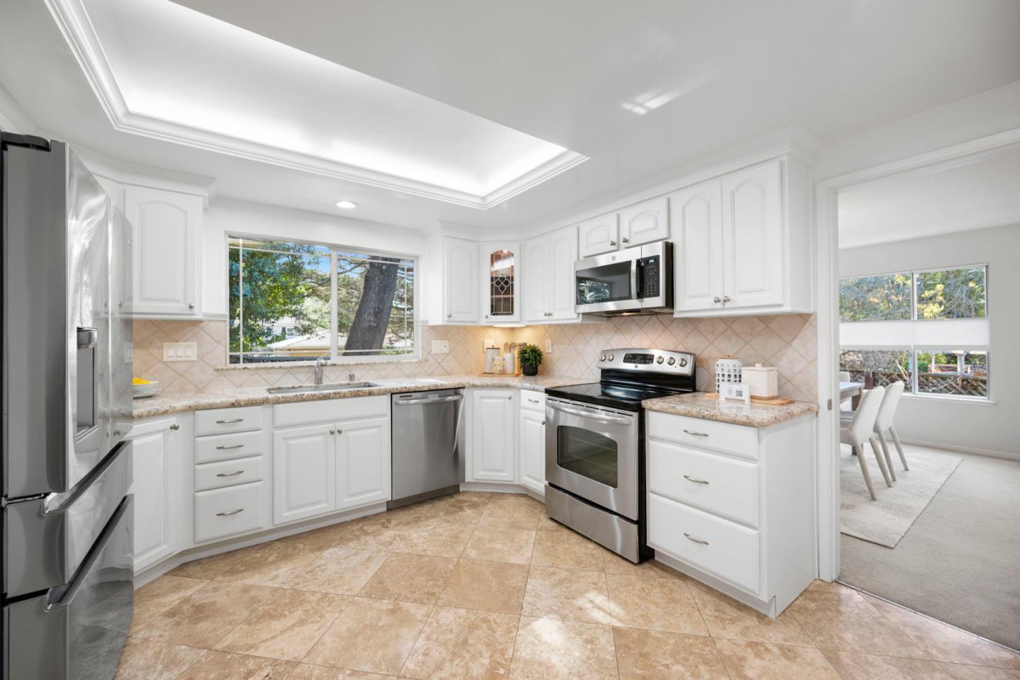 Detail Gallery Image 19 of 78 For 2056 Fairmont Dr, San Mateo,  CA 94402 - 6 Beds | 4 Baths