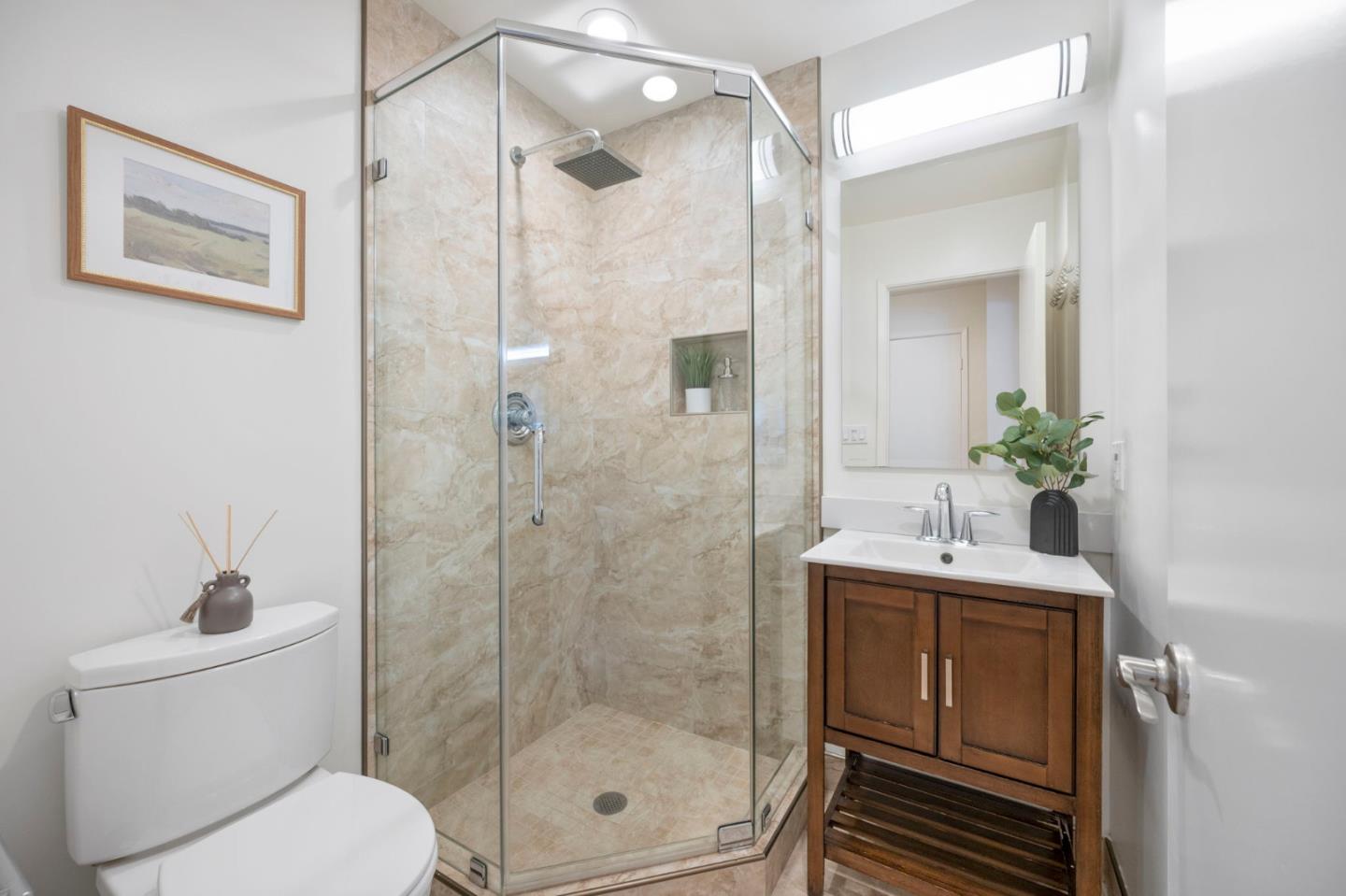 Detail Gallery Image 24 of 78 For 2056 Fairmont Dr, San Mateo,  CA 94402 - 6 Beds | 4 Baths