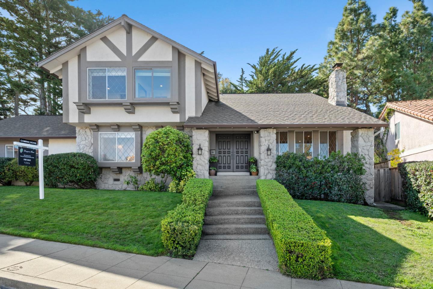 Detail Gallery Image 3 of 78 For 2056 Fairmont Dr, San Mateo,  CA 94402 - 6 Beds | 4 Baths