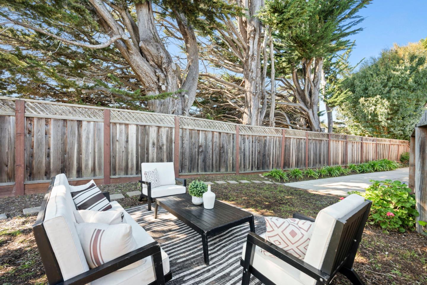 Detail Gallery Image 66 of 78 For 2056 Fairmont Dr, San Mateo,  CA 94402 - 6 Beds | 4 Baths