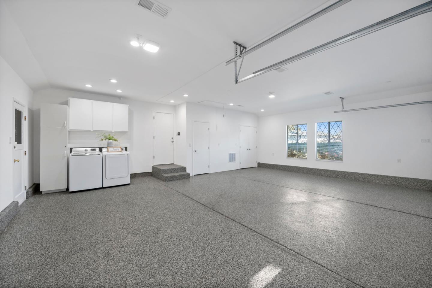 Detail Gallery Image 70 of 78 For 2056 Fairmont Dr, San Mateo,  CA 94402 - 6 Beds | 4 Baths