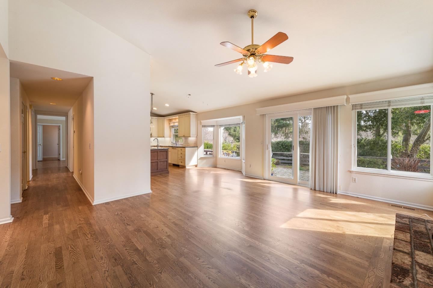 Detail Gallery Image 17 of 38 For 22241 Toro Hills Dr, Salinas,  CA 93908 - 4 Beds | 2/1 Baths