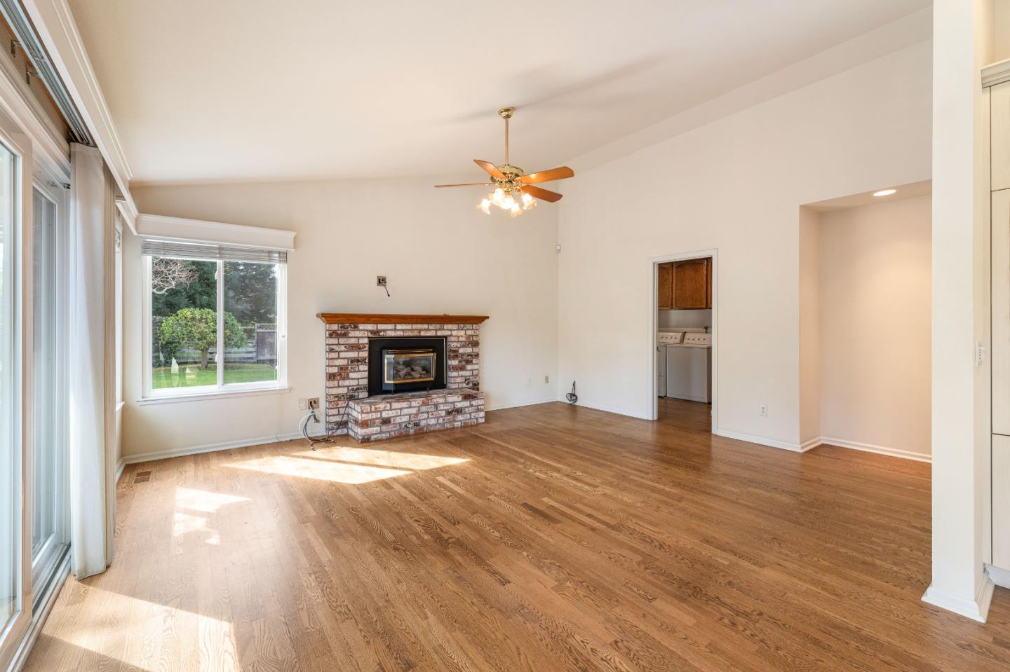 Detail Gallery Image 18 of 38 For 22241 Toro Hills Dr, Salinas,  CA 93908 - 4 Beds | 2/1 Baths