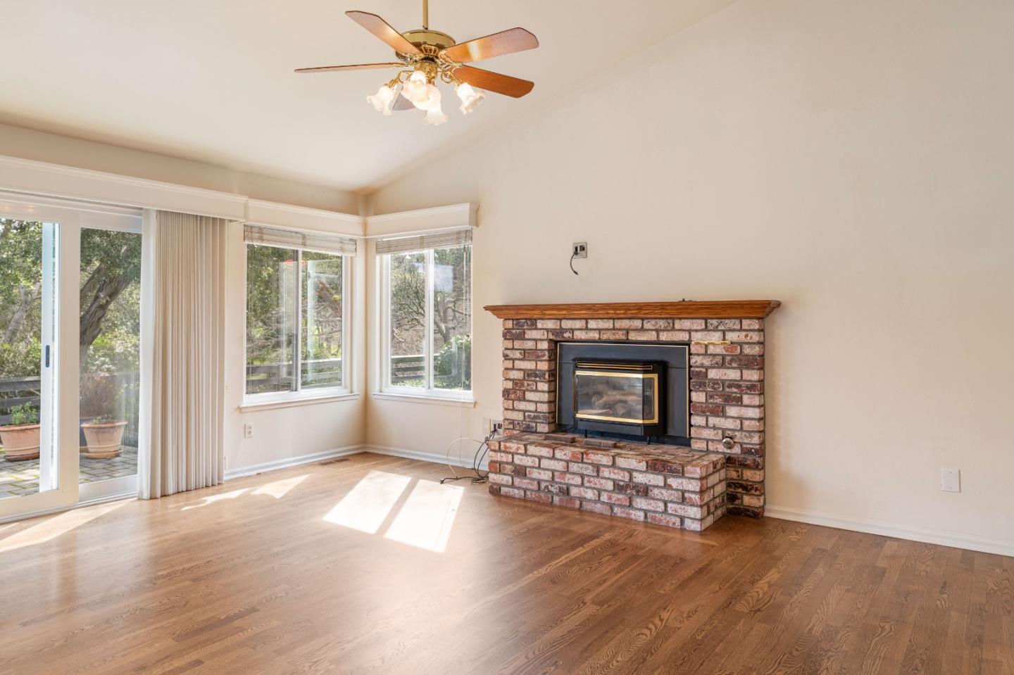 Detail Gallery Image 19 of 38 For 22241 Toro Hills Dr, Salinas,  CA 93908 - 4 Beds | 2/1 Baths