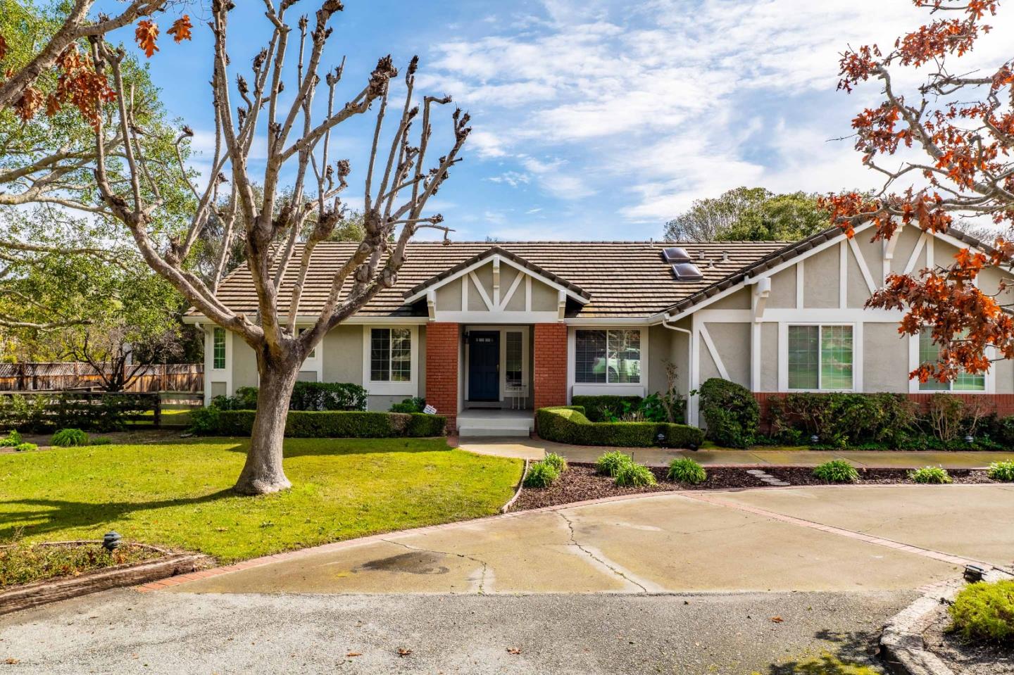 Detail Gallery Image 2 of 38 For 22241 Toro Hills Dr, Salinas,  CA 93908 - 4 Beds | 2/1 Baths