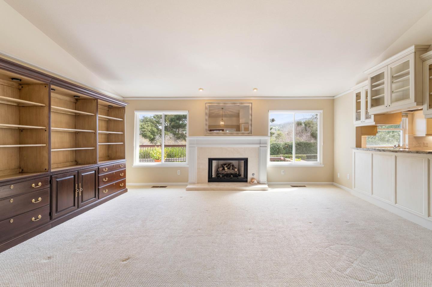 Detail Gallery Image 4 of 38 For 22241 Toro Hills Dr, Salinas,  CA 93908 - 4 Beds | 2/1 Baths