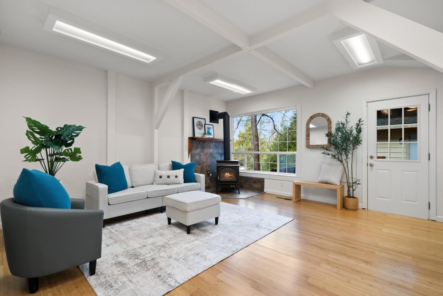 Detail Gallery Image 16 of 36 For 600 Cook Way, Ben Lomond,  CA 95005 - 4 Beds | 2/1 Baths