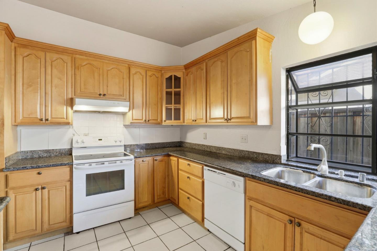 Detail Gallery Image 14 of 38 For 2834 Rainwood Ct, San Jose,  CA 95148 - 4 Beds | 2 Baths