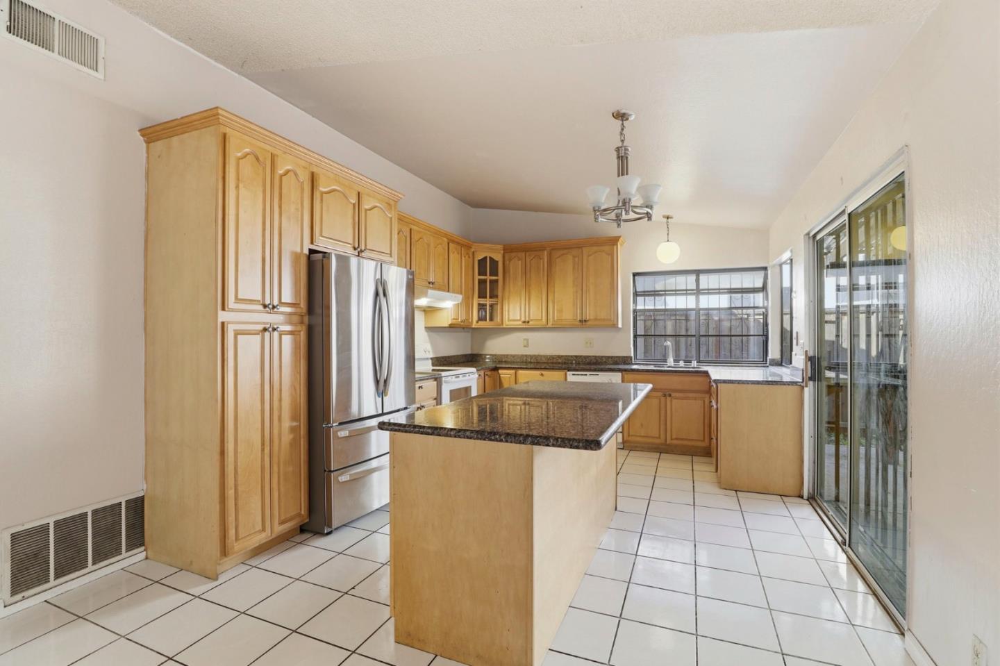 Detail Gallery Image 15 of 38 For 2834 Rainwood Ct, San Jose,  CA 95148 - 4 Beds | 2 Baths