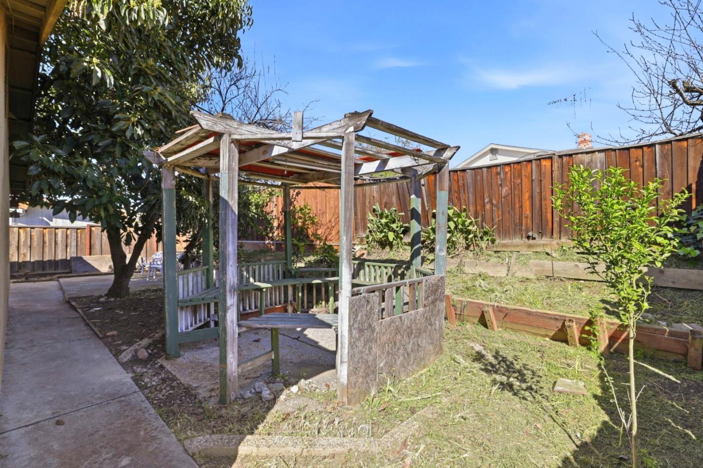 Detail Gallery Image 35 of 38 For 2834 Rainwood Ct, San Jose,  CA 95148 - 4 Beds | 2 Baths