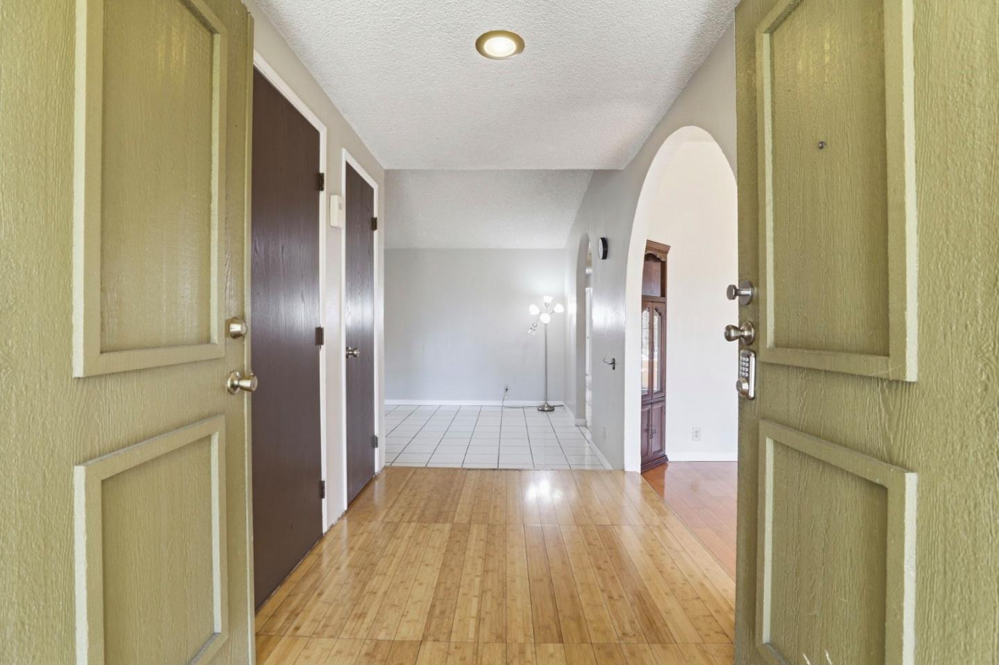 Detail Gallery Image 4 of 38 For 2834 Rainwood Ct, San Jose,  CA 95148 - 4 Beds | 2 Baths