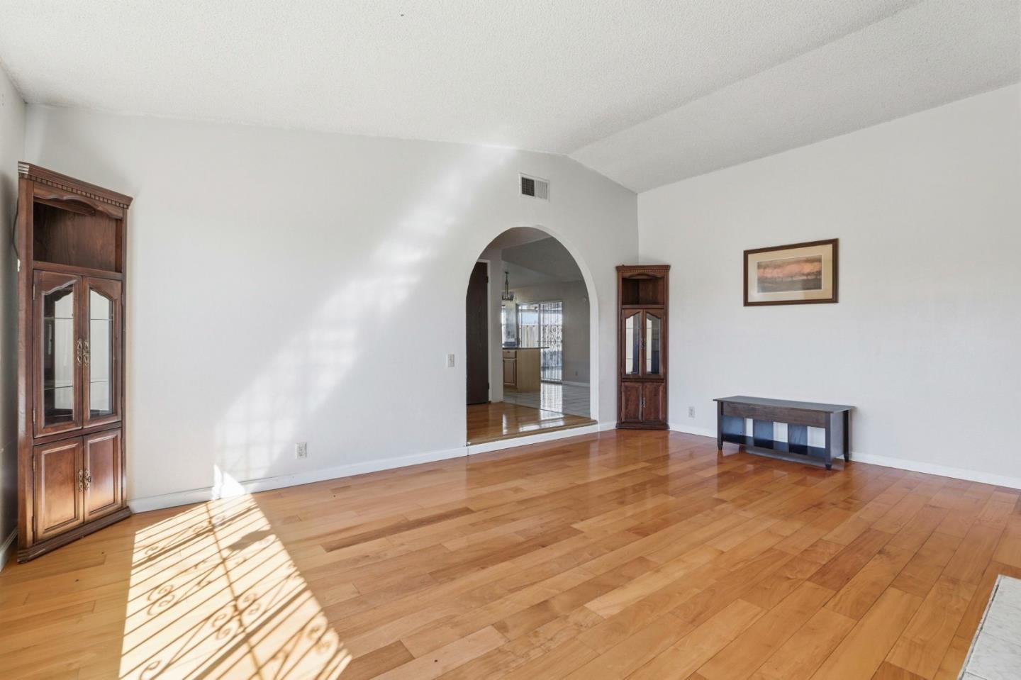 Detail Gallery Image 5 of 38 For 2834 Rainwood Ct, San Jose,  CA 95148 - 4 Beds | 2 Baths