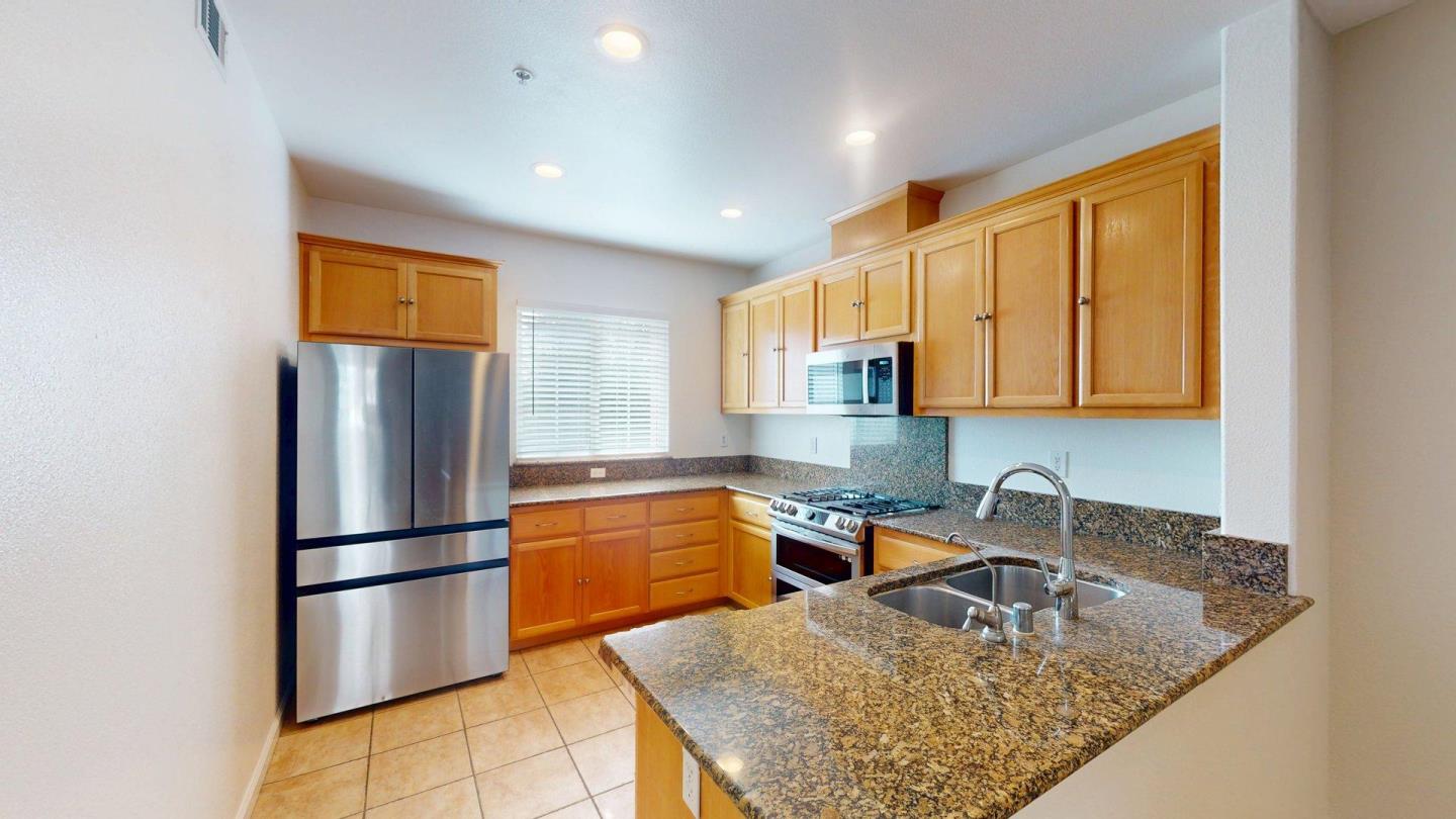 Detail Gallery Image 5 of 28 For 2189 Pomme Ct, San Jose,  CA 95125 - 3 Beds | 3 Baths