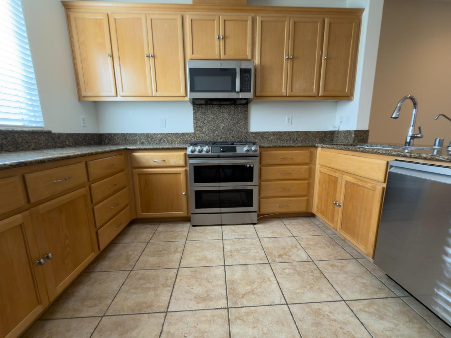 Detail Gallery Image 6 of 28 For 2189 Pomme Ct, San Jose,  CA 95125 - 3 Beds | 3 Baths