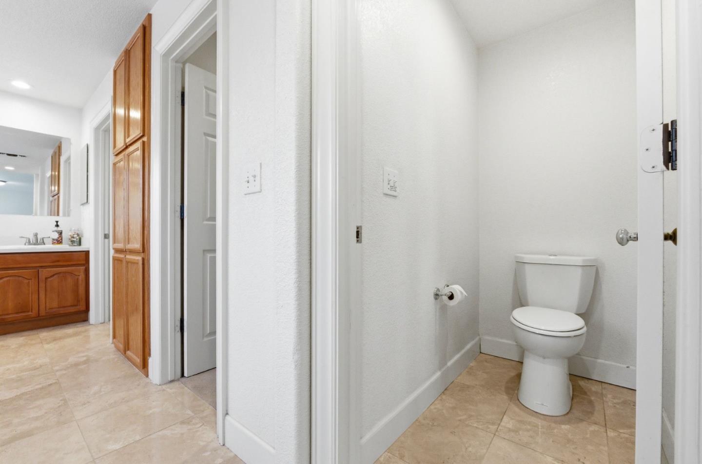 Detail Gallery Image 24 of 51 For 166 Kensington Cir, Hercules,  CA 94547 - 4 Beds | 3/1 Baths