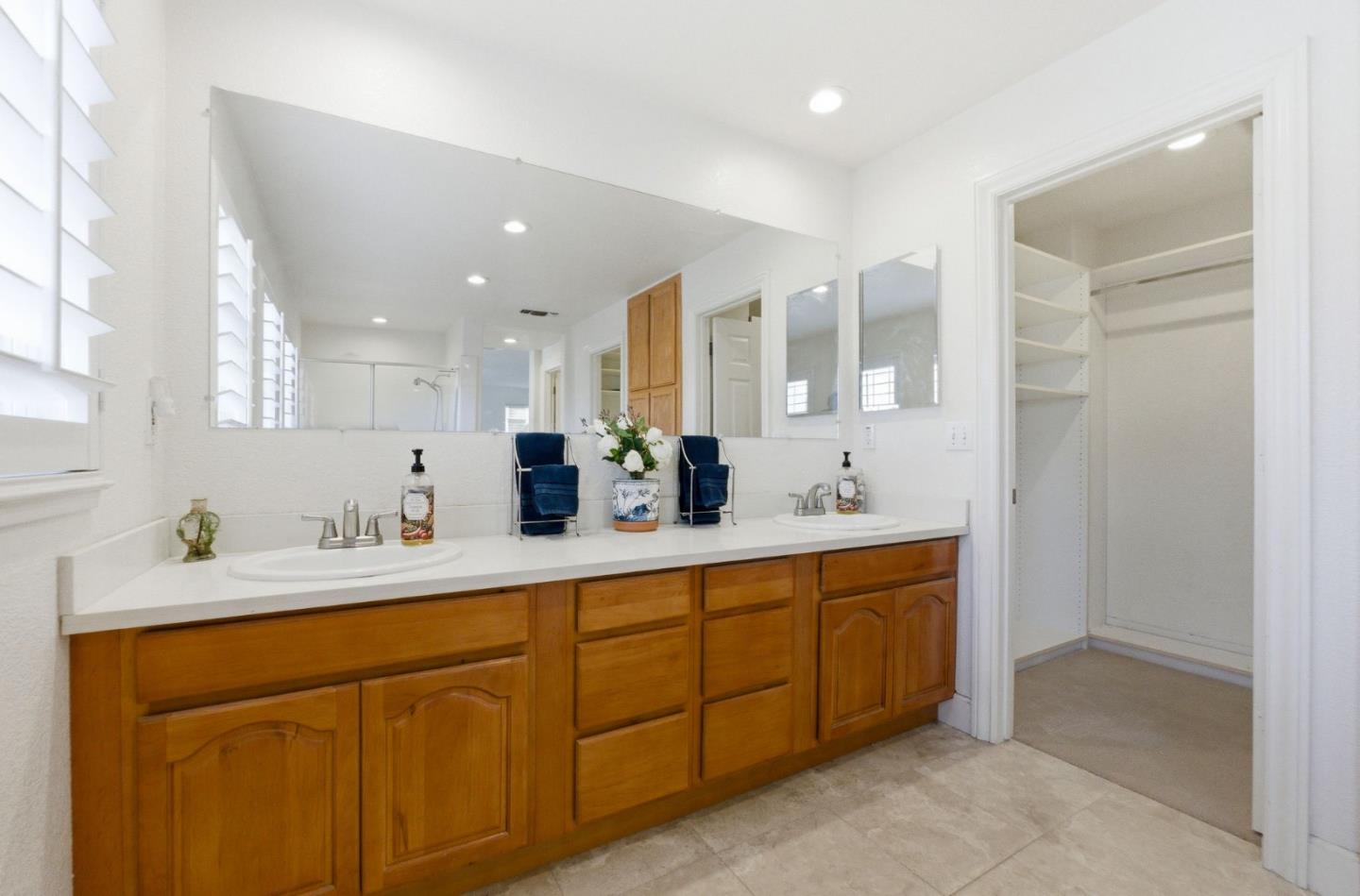 Detail Gallery Image 25 of 51 For 166 Kensington Cir, Hercules,  CA 94547 - 4 Beds | 3/1 Baths