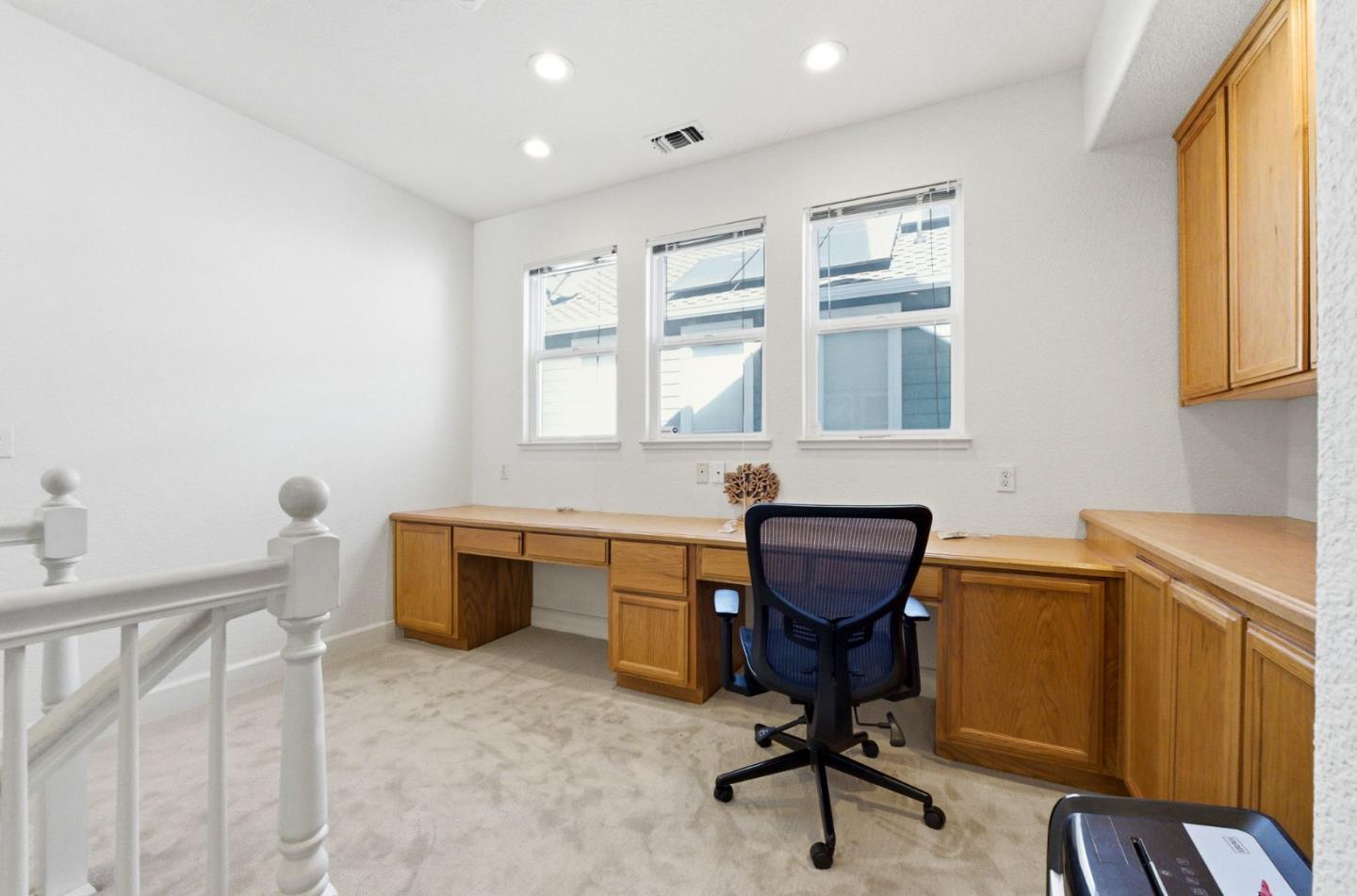 Detail Gallery Image 27 of 51 For 166 Kensington Cir, Hercules,  CA 94547 - 4 Beds | 3/1 Baths