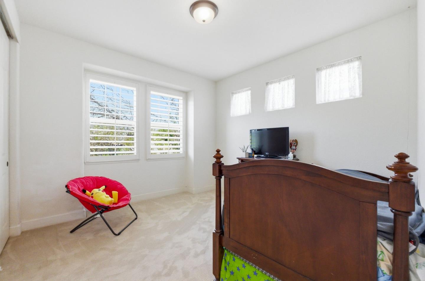 Detail Gallery Image 29 of 51 For 166 Kensington Cir, Hercules,  CA 94547 - 4 Beds | 3/1 Baths