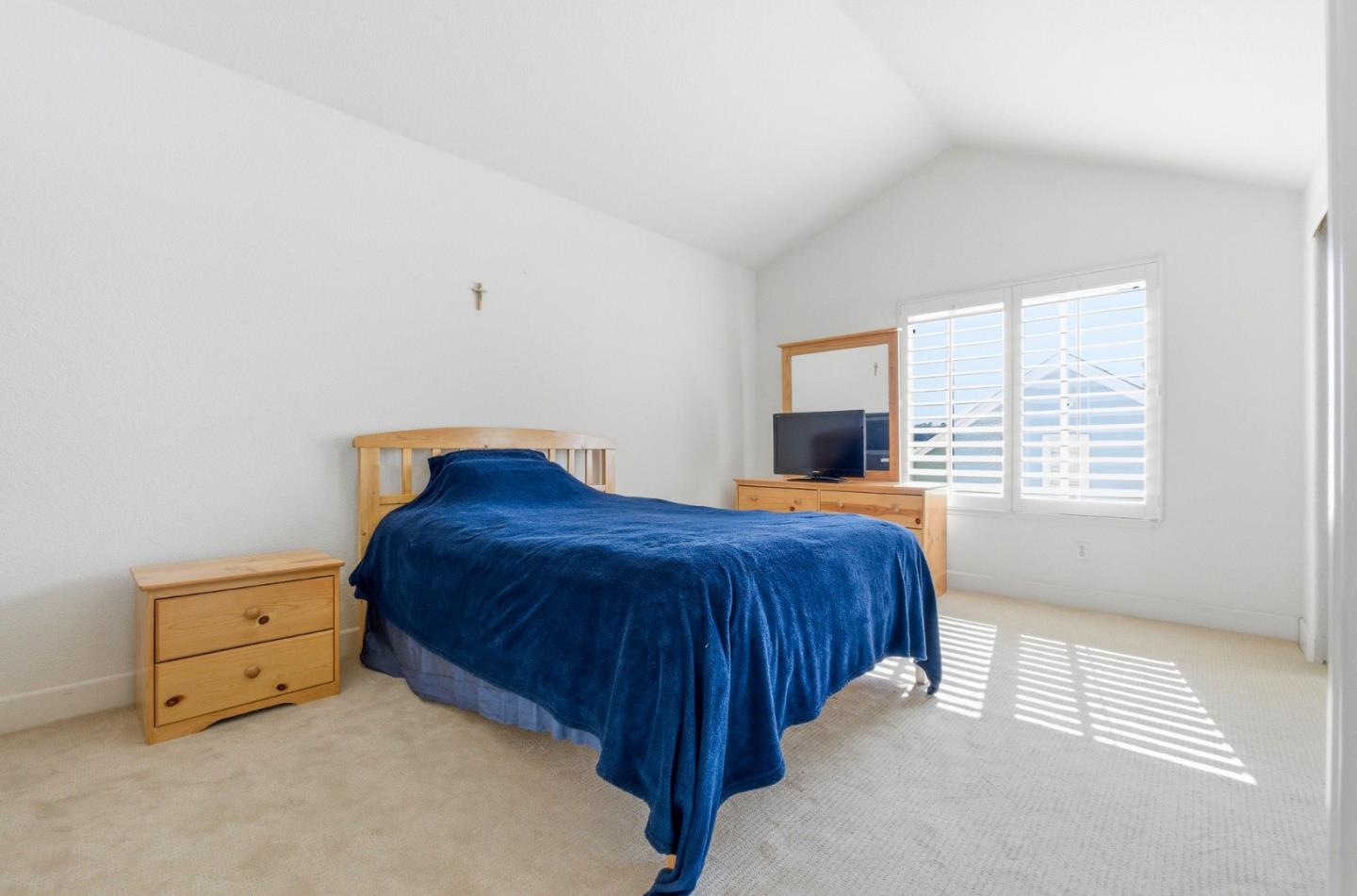 Detail Gallery Image 39 of 51 For 166 Kensington Cir, Hercules,  CA 94547 - 4 Beds | 3/1 Baths