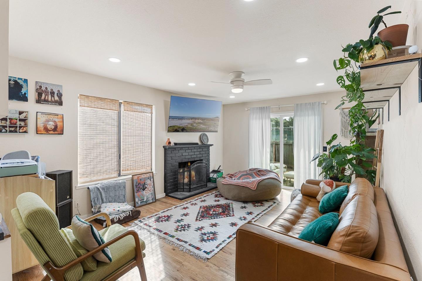 Detail Gallery Image 13 of 23 For 1169 Yosemite St, Seaside,  CA 93955 - 5 Beds | 2 Baths