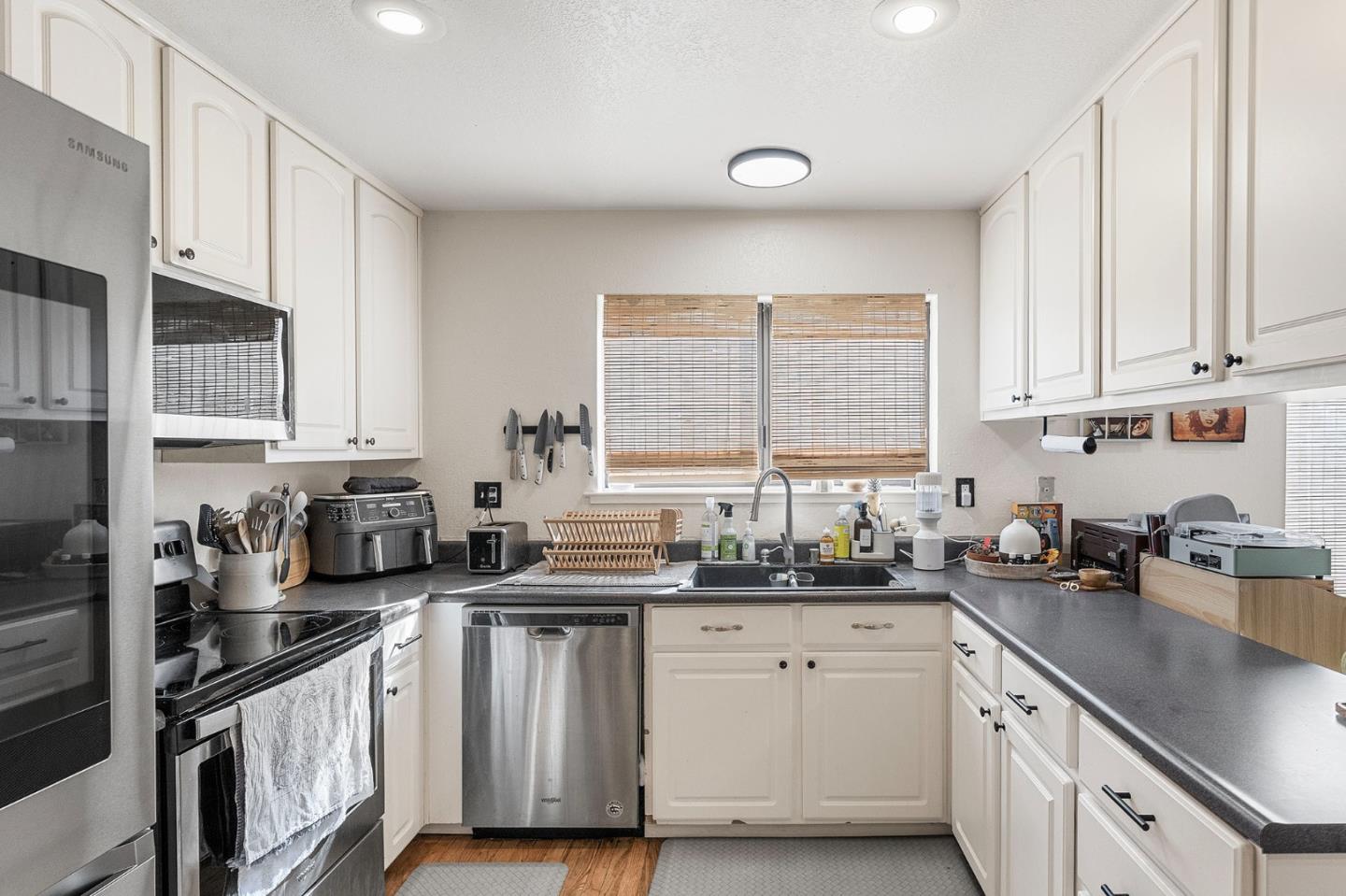 Detail Gallery Image 16 of 23 For 1169 Yosemite St, Seaside,  CA 93955 - 5 Beds | 2 Baths