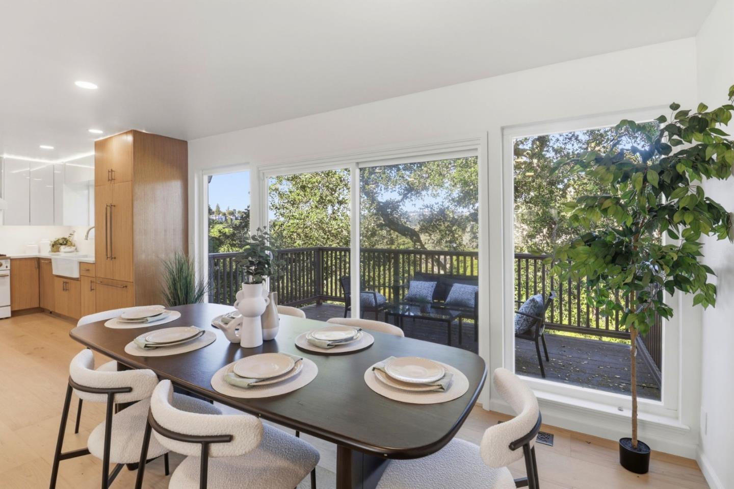 Detail Gallery Image 12 of 55 For 104 Winding Way, San Carlos,  CA 94070 - 3 Beds | 2 Baths