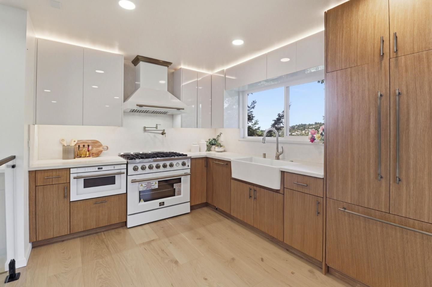 Detail Gallery Image 14 of 55 For 104 Winding Way, San Carlos,  CA 94070 - 3 Beds | 2 Baths