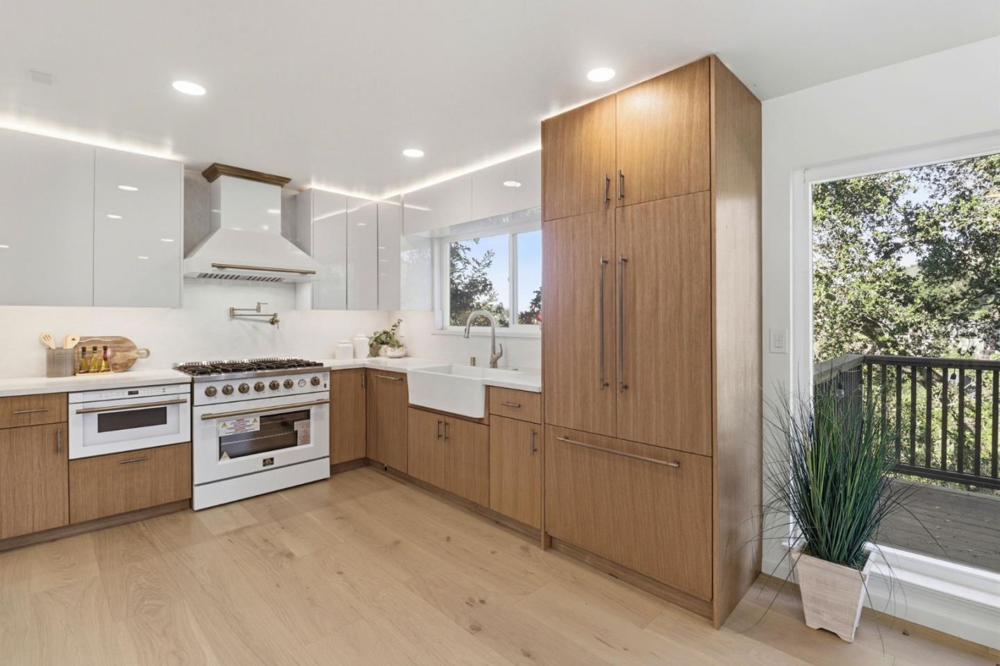 Detail Gallery Image 16 of 55 For 104 Winding Way, San Carlos,  CA 94070 - 3 Beds | 2 Baths