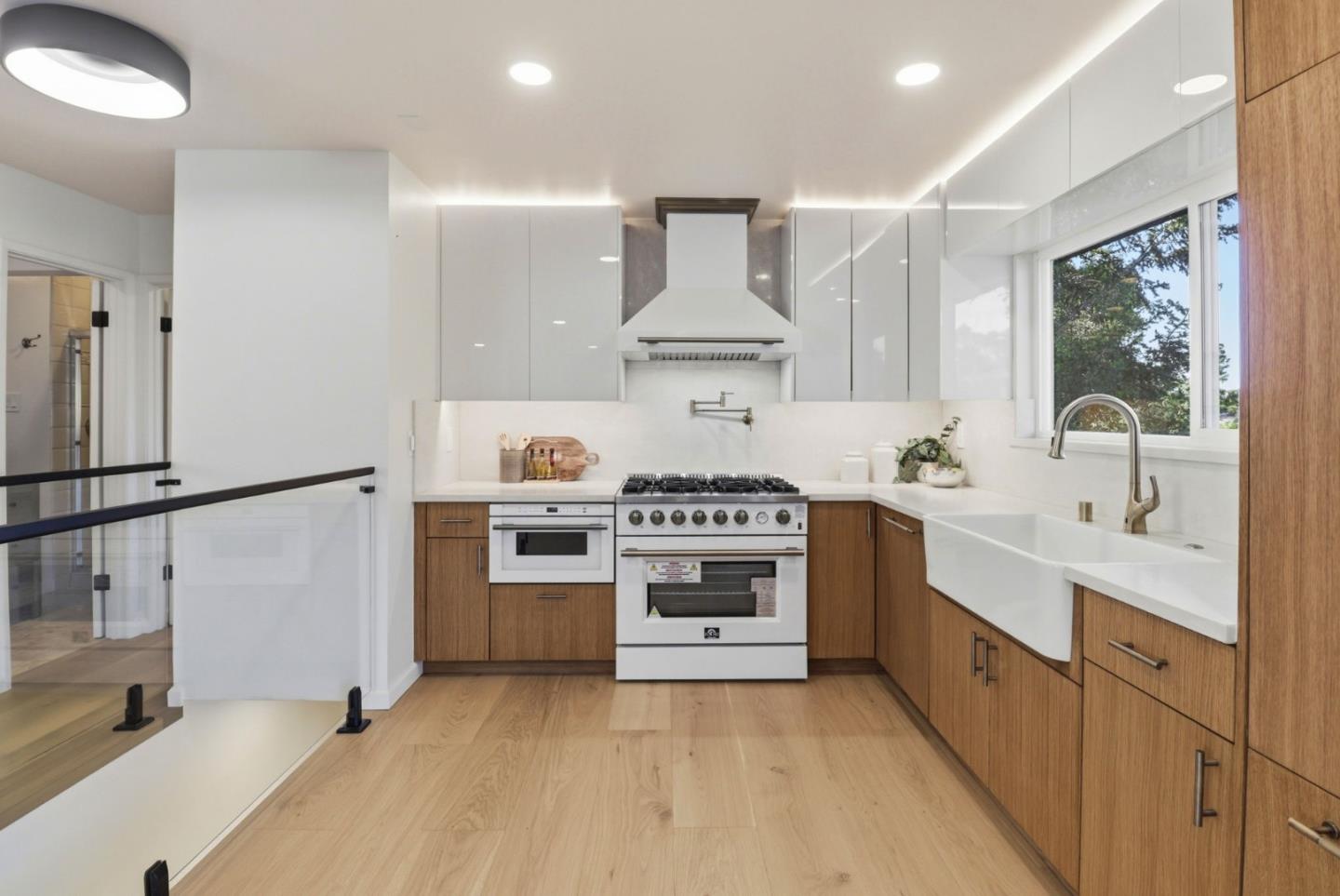 Detail Gallery Image 17 of 55 For 104 Winding Way, San Carlos,  CA 94070 - 3 Beds | 2 Baths