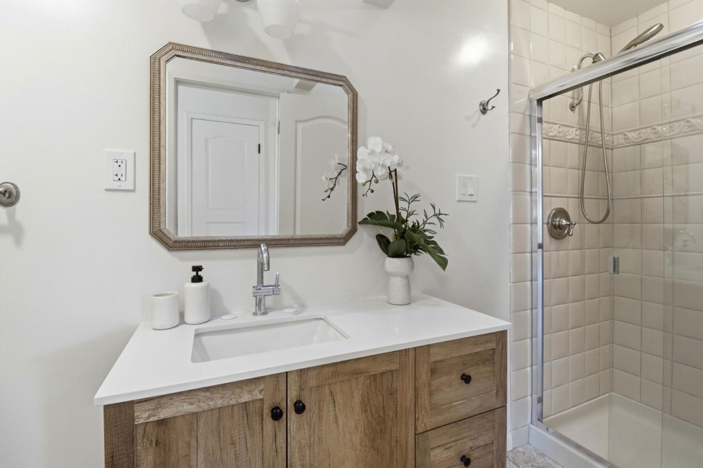 Detail Gallery Image 19 of 55 For 104 Winding Way, San Carlos,  CA 94070 - 3 Beds | 2 Baths