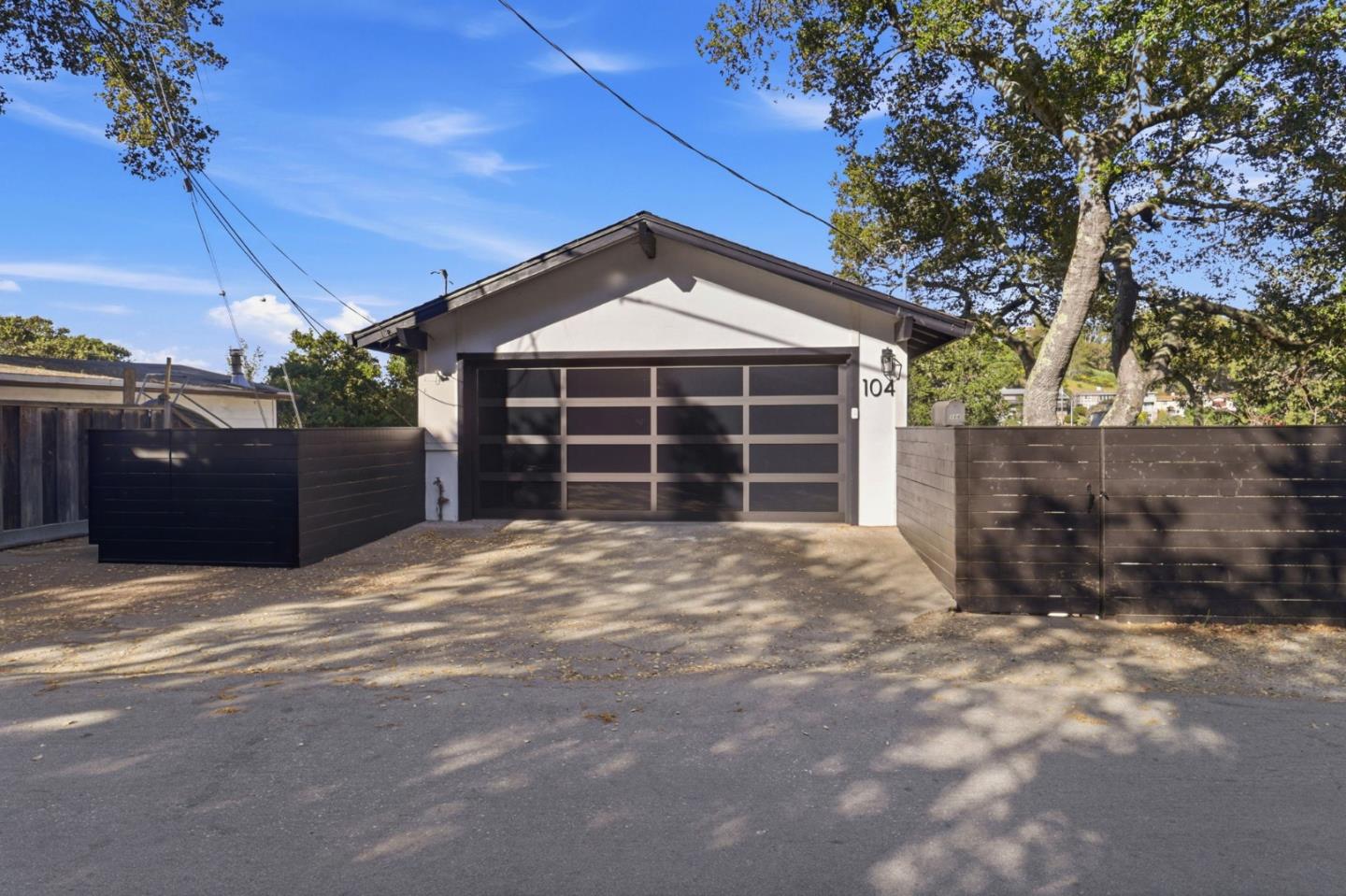 Detail Gallery Image 2 of 55 For 104 Winding Way, San Carlos,  CA 94070 - 3 Beds | 2 Baths