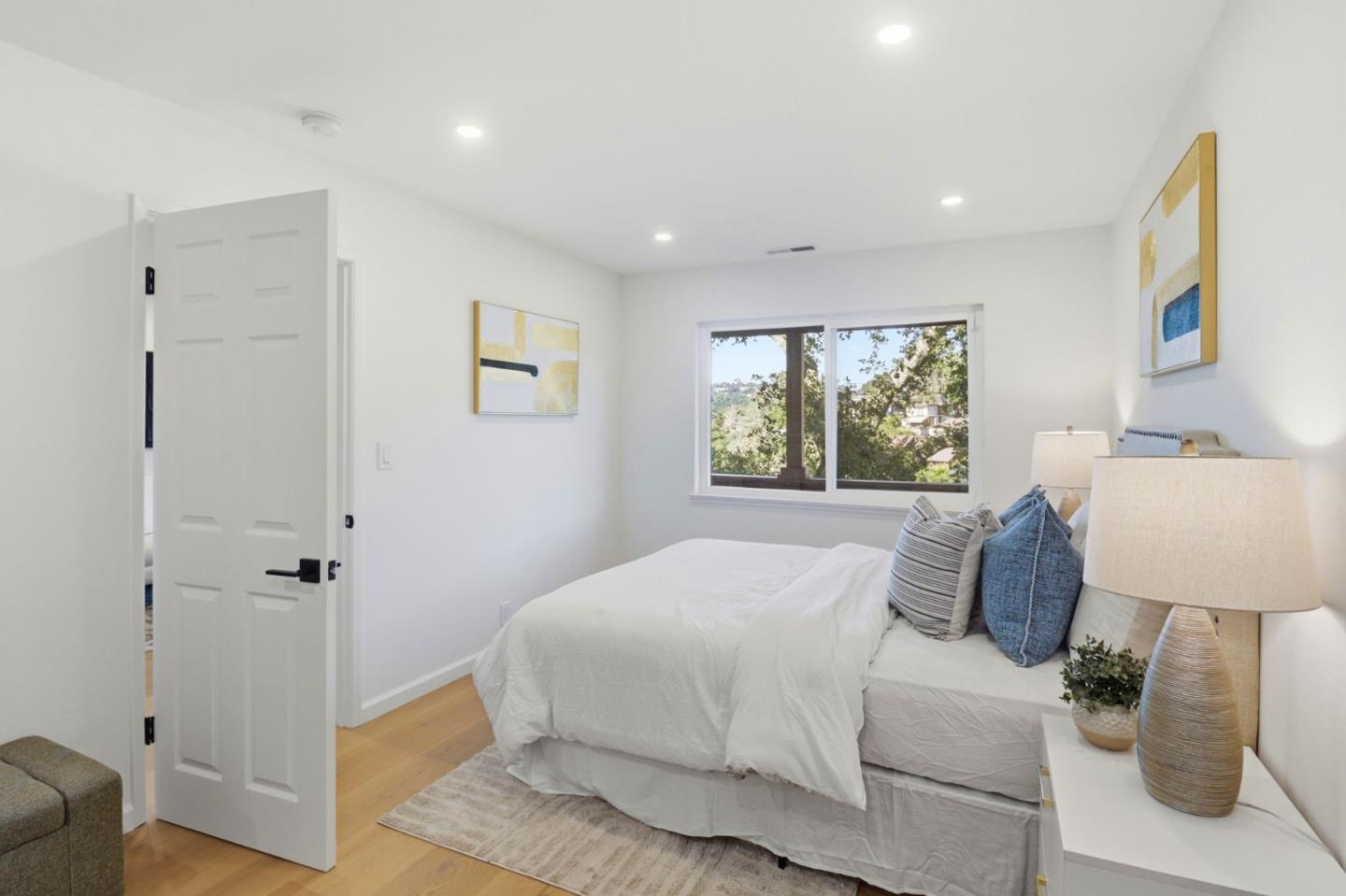 Detail Gallery Image 32 of 55 For 104 Winding Way, San Carlos,  CA 94070 - 3 Beds | 2 Baths