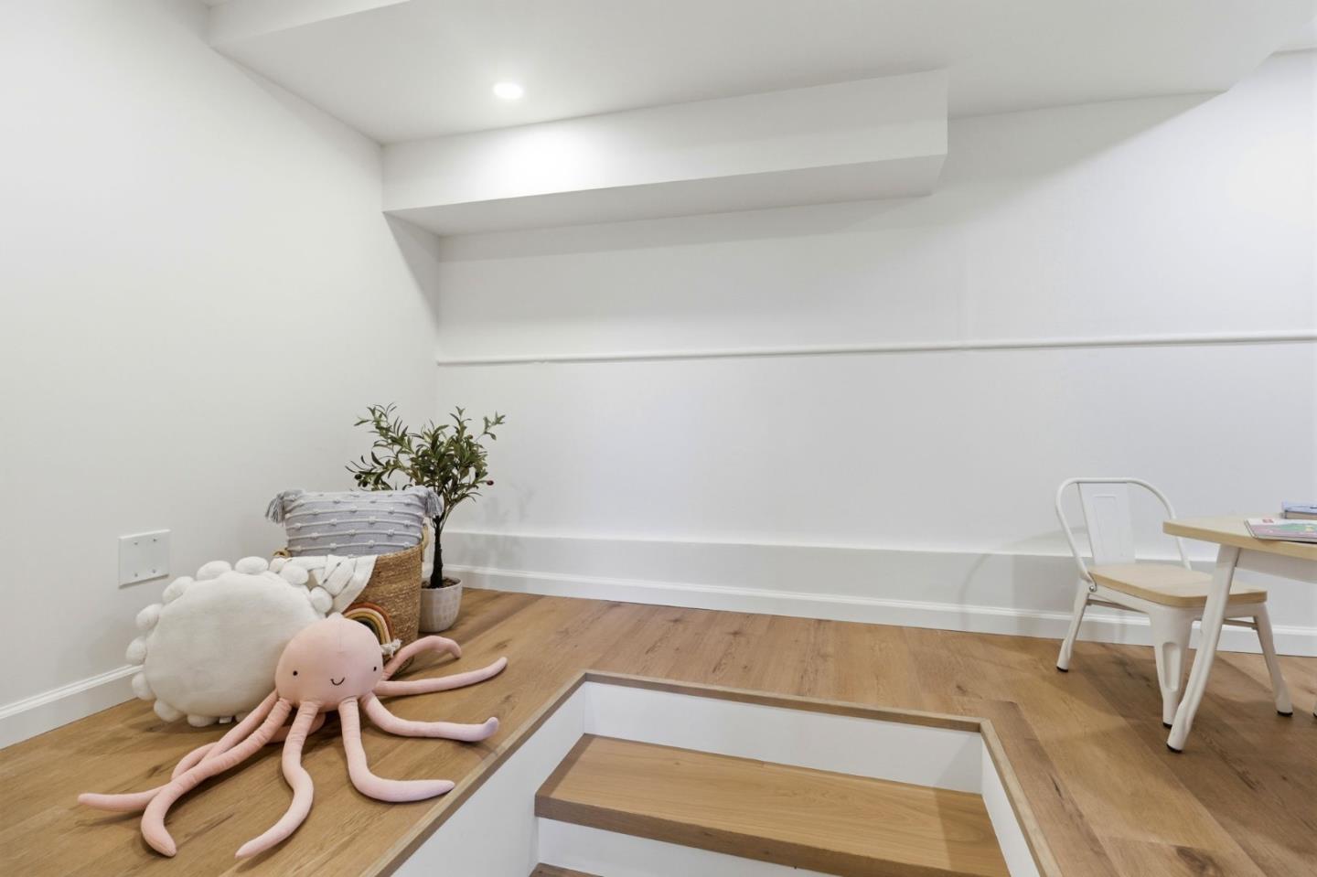 Detail Gallery Image 35 of 55 For 104 Winding Way, San Carlos,  CA 94070 - 3 Beds | 2 Baths