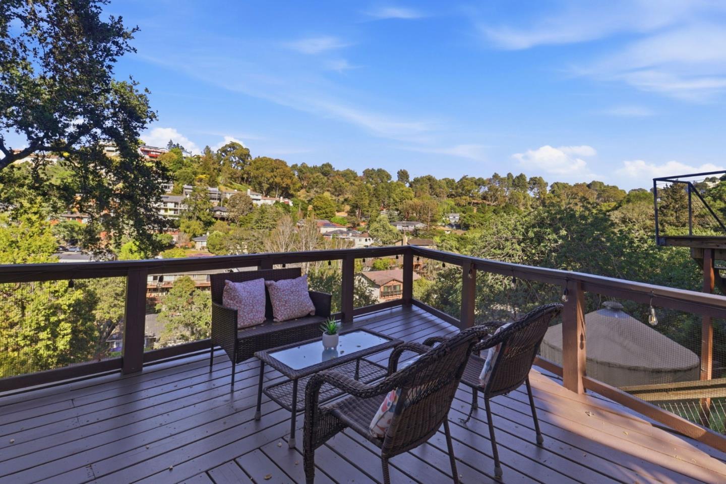 Detail Gallery Image 39 of 55 For 104 Winding Way, San Carlos,  CA 94070 - 3 Beds | 2 Baths