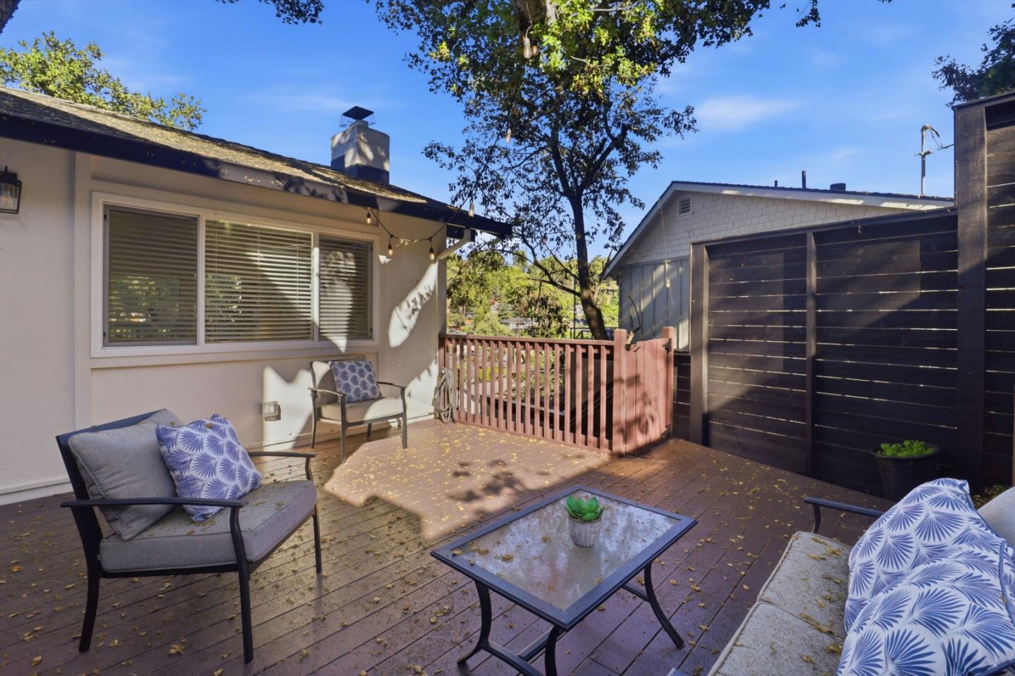 Detail Gallery Image 4 of 55 For 104 Winding Way, San Carlos,  CA 94070 - 3 Beds | 2 Baths