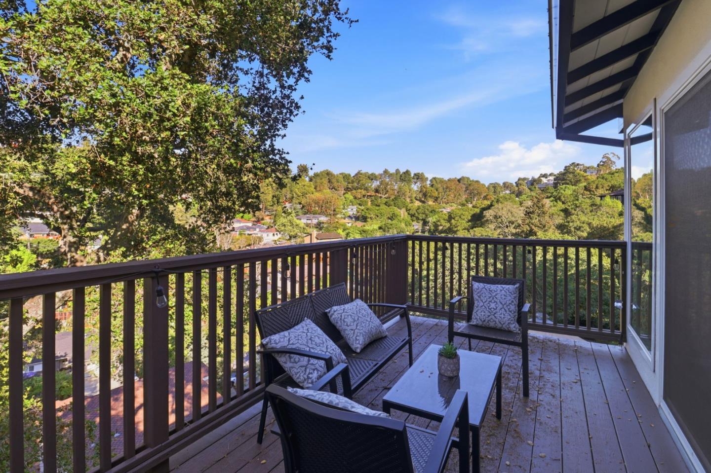 Detail Gallery Image 45 of 55 For 104 Winding Way, San Carlos,  CA 94070 - 3 Beds | 2 Baths